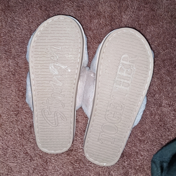 R+F slippers - Picture 2 of 3